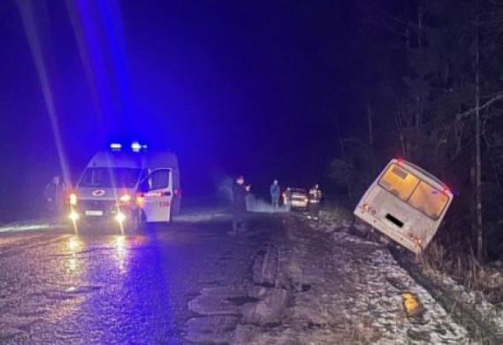 Две женщины пострадали в ДТП с автобусом в Подвязновском